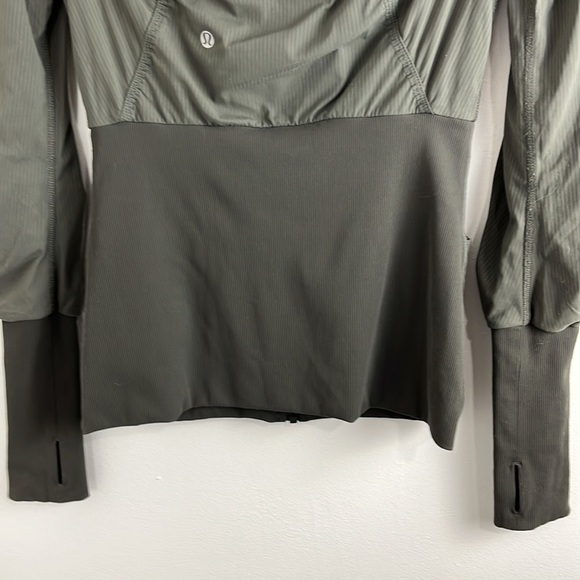 Lululemon Dance Studio Grey Pinstripe Reversible Running Jacket - Picture 9 of 11